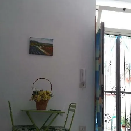 Couette-café Interno -b- Licata
