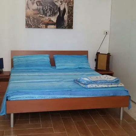 Interno -b- Licata