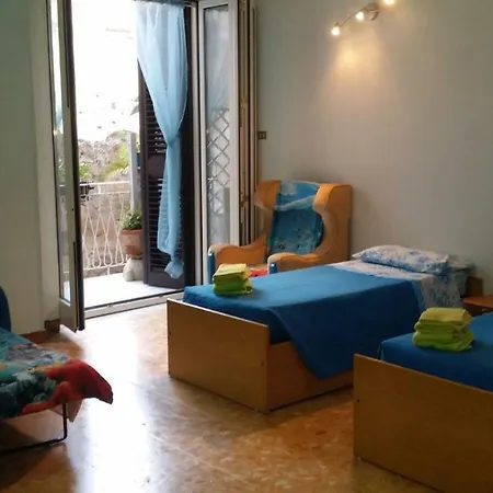 Couette-café Interno -b- Licata
