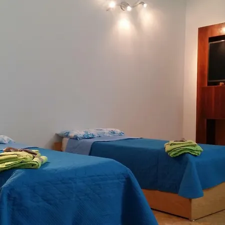 Interno -b- *