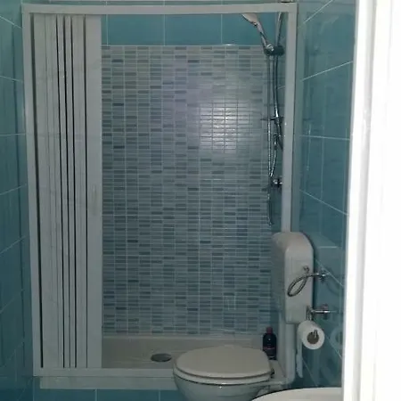 Interno -b-