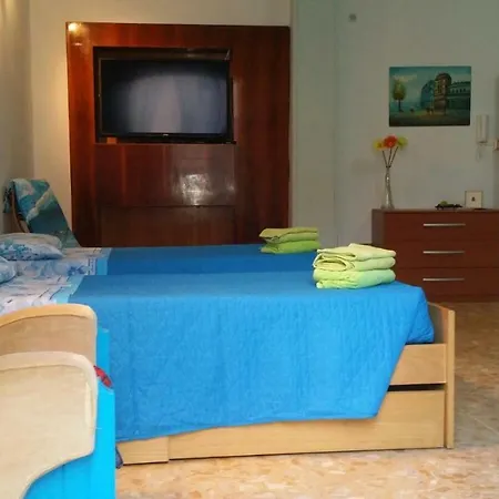 Interno -b-